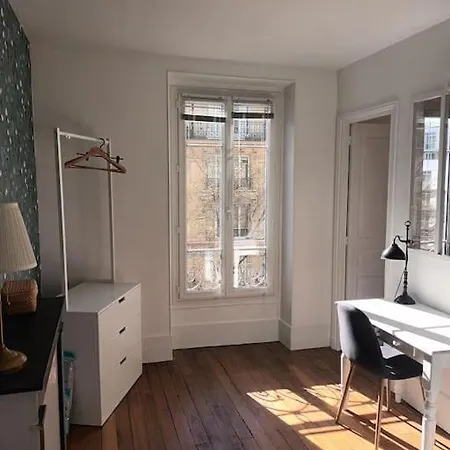 Lägenhet Tres Parisien Et Ensoleille *