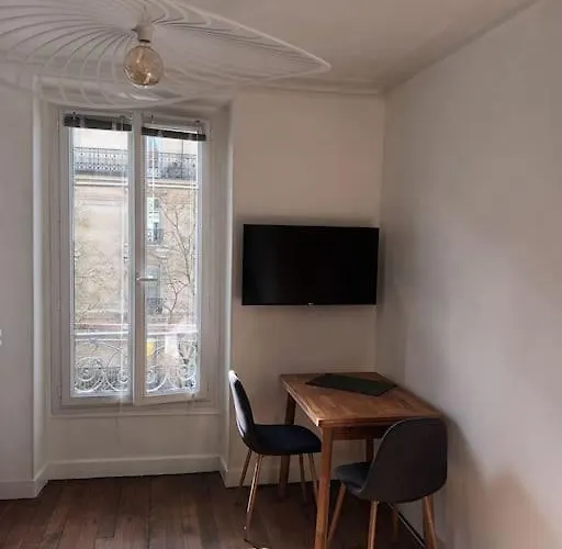 Tres Parisien Et Ensoleille 巴黎